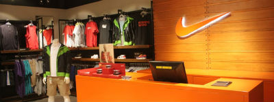 The People's Valley en Nike personaliseren clubshirts