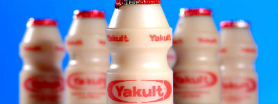 Yakult kiest reclamebureau One Shoe