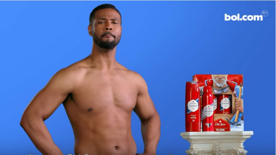 Old Spice Guy zet Vaderdagcadeaus centraal in video bol.com