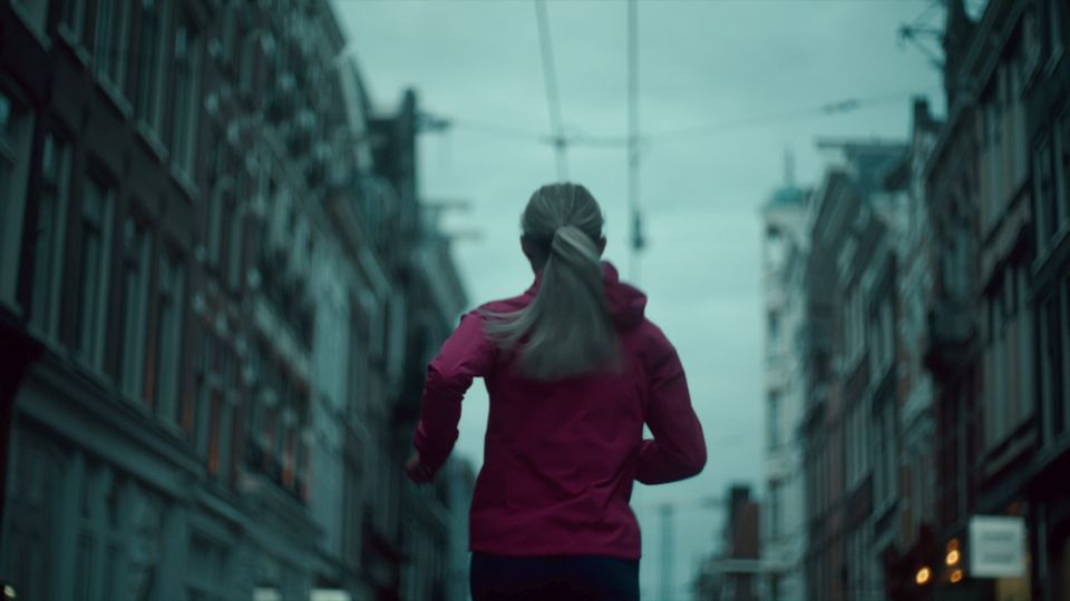 Asics lanceert mini-docu met atlete Diane van Es