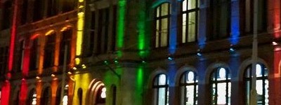 Conservatorium Hotel verlicht voor Gay Pride Amsterdam