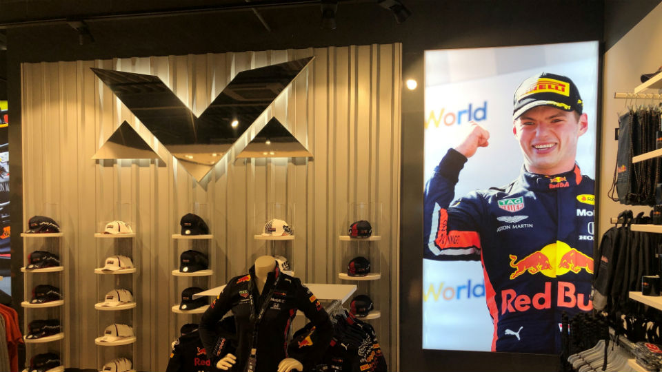 Max Verstappen pop-up store Batavia Stad 