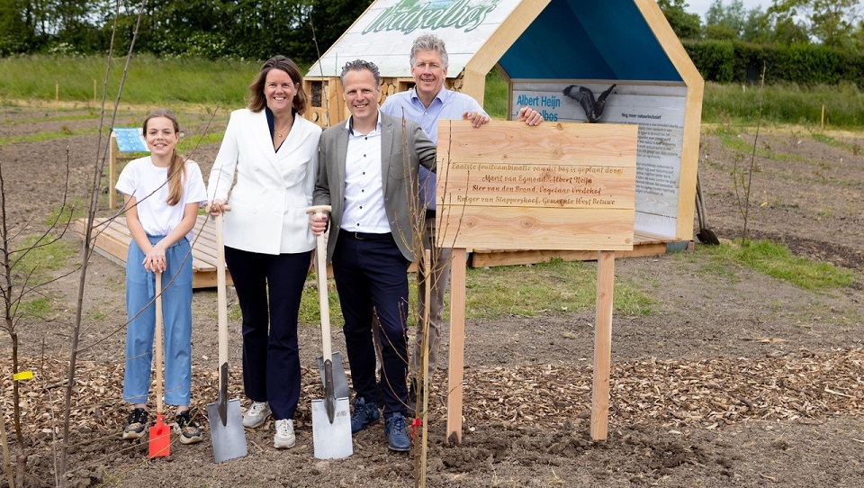 Albert Heijn en fruitleverancier Vogelaar Vredehof leggen voedselbos aan 