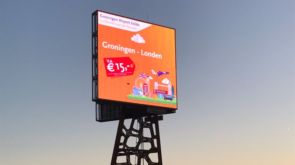 Digitale reclamemast van Mundu op zonne-energie