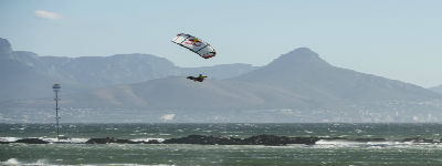 Kaapstad kleurt oranje tijdens Red Bull King Of The Air 