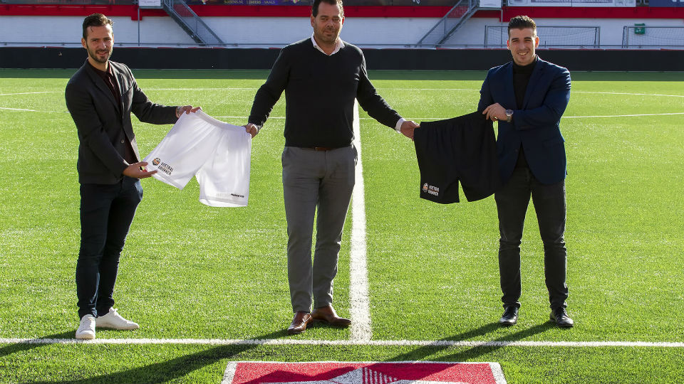 Voetbaldrukker broeksponsor MVV Maastricht