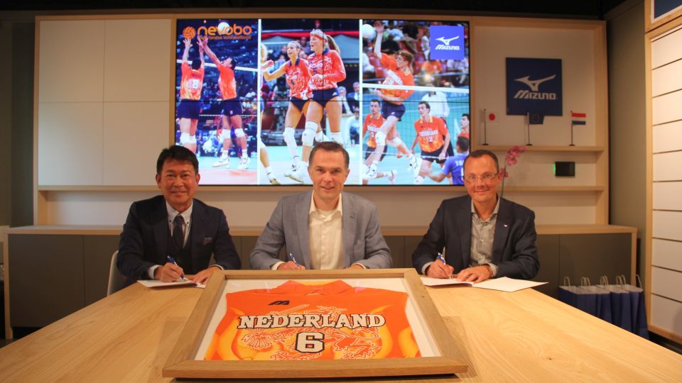 Mizuno kledingsponsor Nevobo voor alle indoor- en zitvolleybalteams