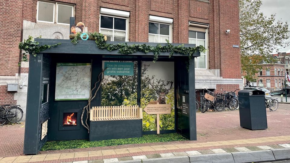 Roompot tovert bushokje Leiden om tot suite