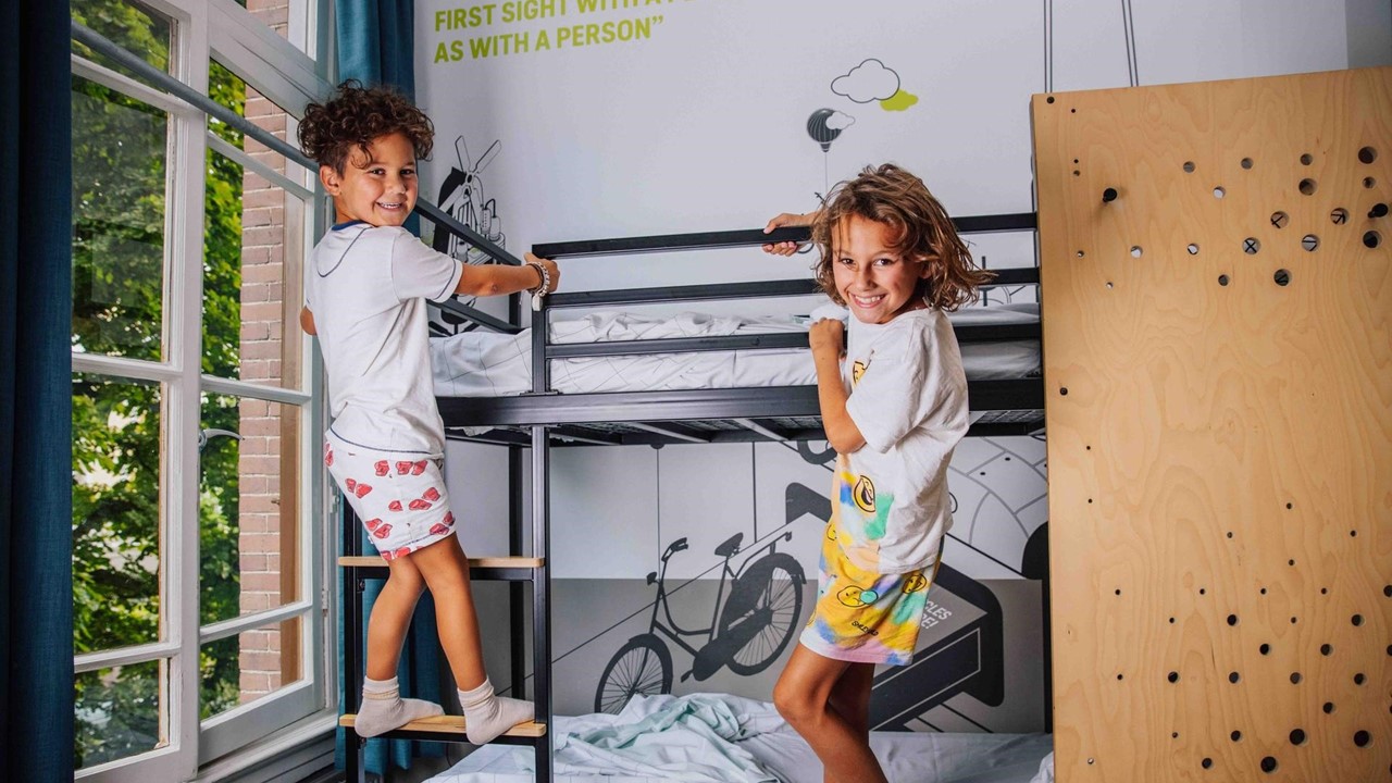 Stay4all Foundation van Stayokay biedt korte vakanties voor arme gezinnen
