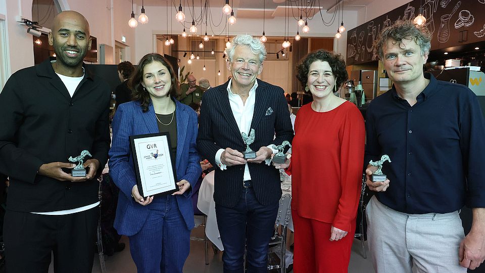 Harry Dekker krijgt Coq de Grand Honneur tijdens GVR-diner