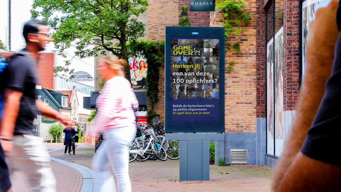 Buitenreclame helpt politie oplichters vinden