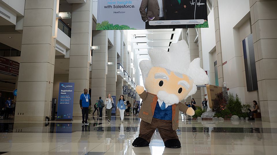 Salesforce Connections 2024 AI, Aston Martin en Einstein MarketingTribune B2B