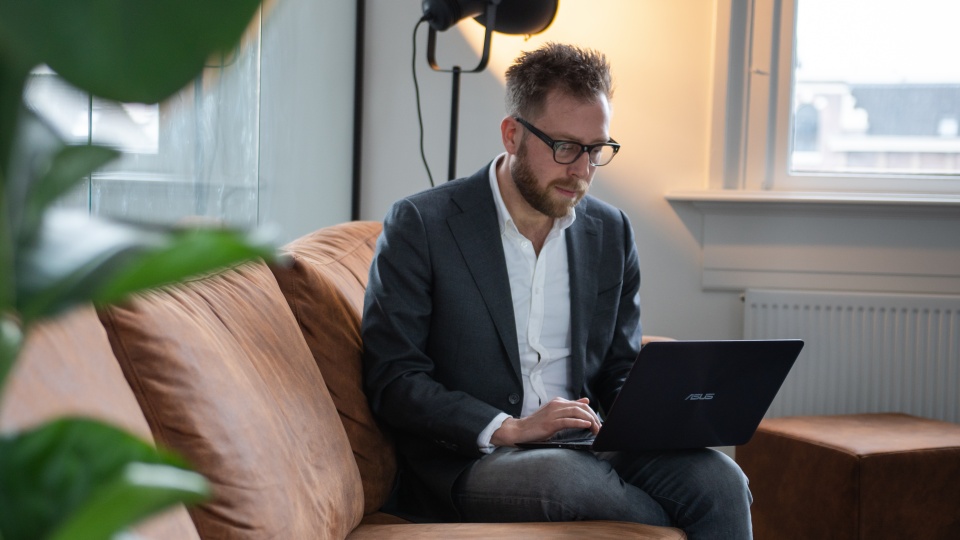 'Onbekend' bureau Captains laat zich horen: 'Niet device maar verhaal is leidend'