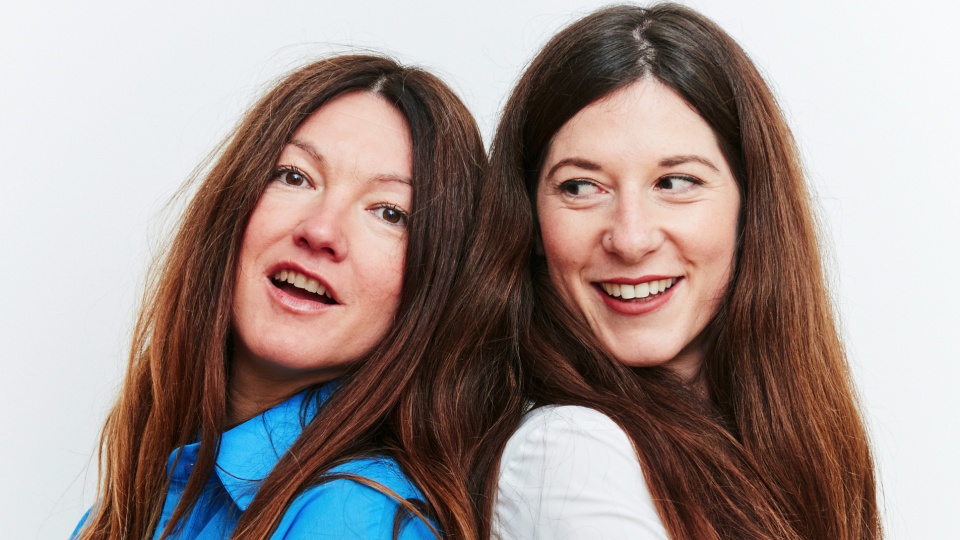 Jessica Hartley partner van The Humblebrag