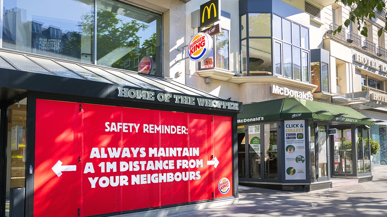 Burger King roept op afstand te houden; met name van 'een buurman met een rode neus!'