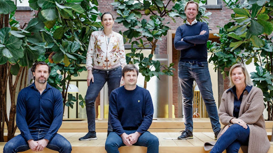 Adeptiv en Springbok slaan handen ineen