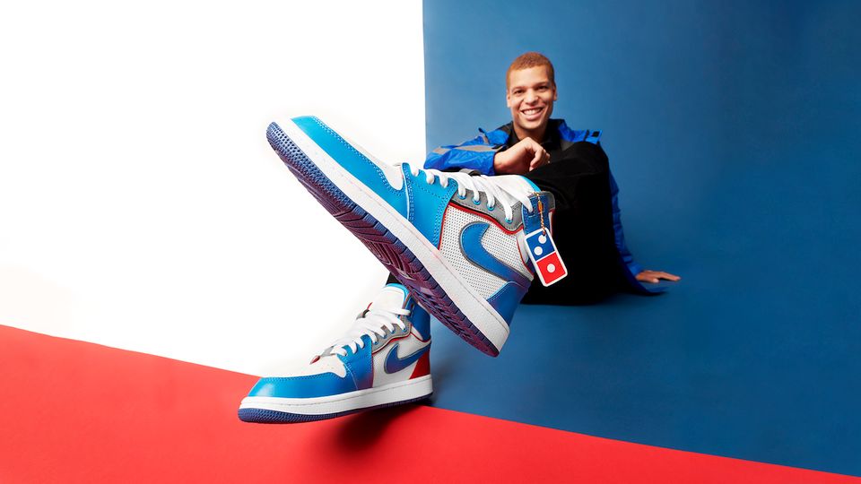 Domino's wil je oude sneakers (en nieuw personeel)