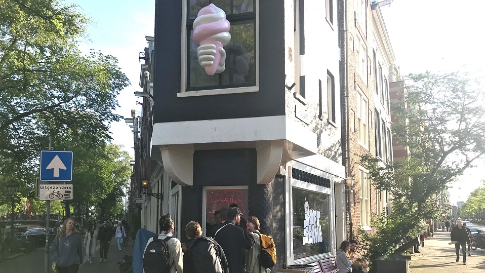 Amsterdam treedt op tegen guerrillamarketing Swapfiets en Oatly