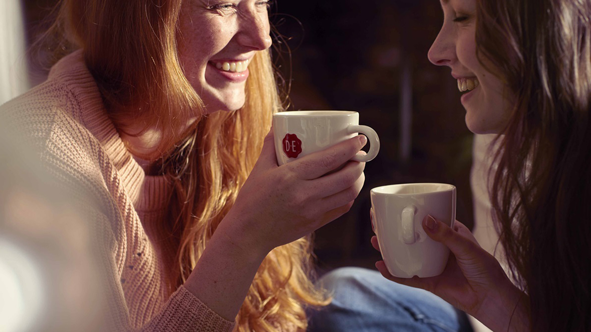 Douwe Egberts kiest voor bureau Truus om koffie weer hot te maken bij Gen Z