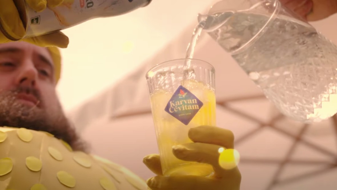 Karvan Cévitam mixt verfrissende limonade met zomerhits