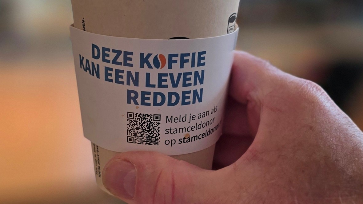 Koffiebekers zetten forenzen aan tot stamceldonorschap