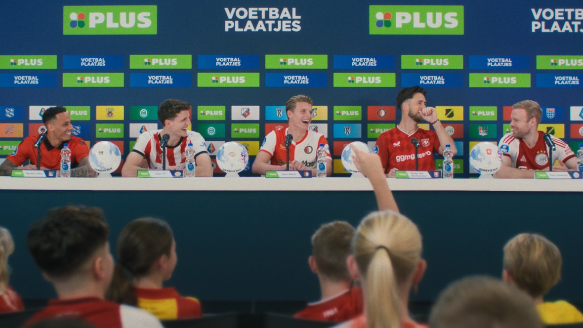 Plus brengt voetbalplaatjes terug