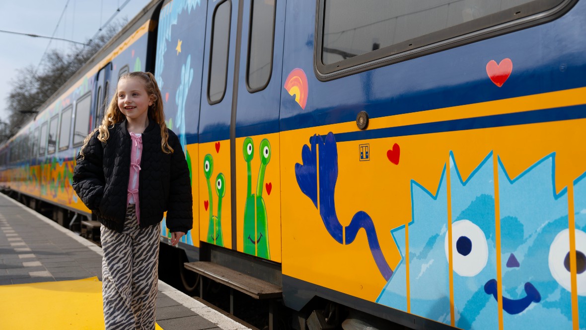 Kindertekening wordt rijdende NS-trein