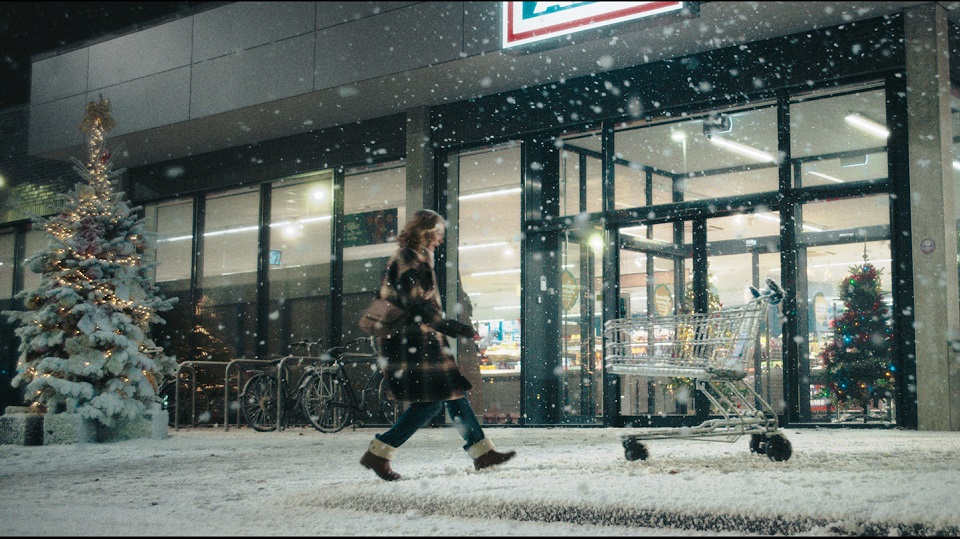 Aldi brengt winkelwagen tot leven in kerstcommercial