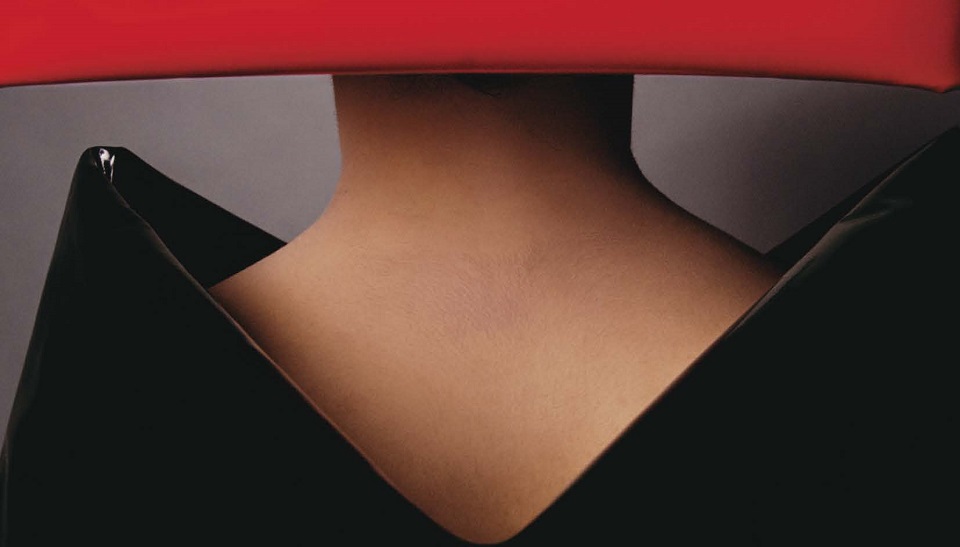 Armani opent expo 'Guy Bourdin: Storyteller'