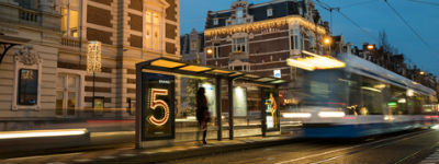 Chanel N5 led-campagne in objecten van JCDecaux