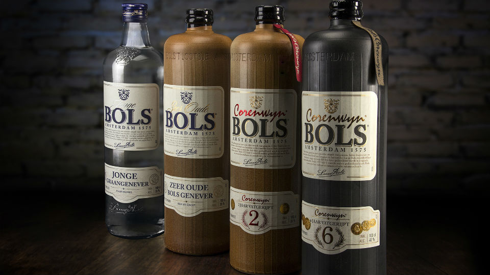 Bols Genevers in nieuw jasje gestoken door VHD