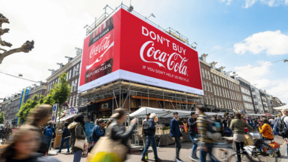 Coca-Cola zet in op duurzaam: ‘Koop geen Coca-Cola als je niet recyclet’