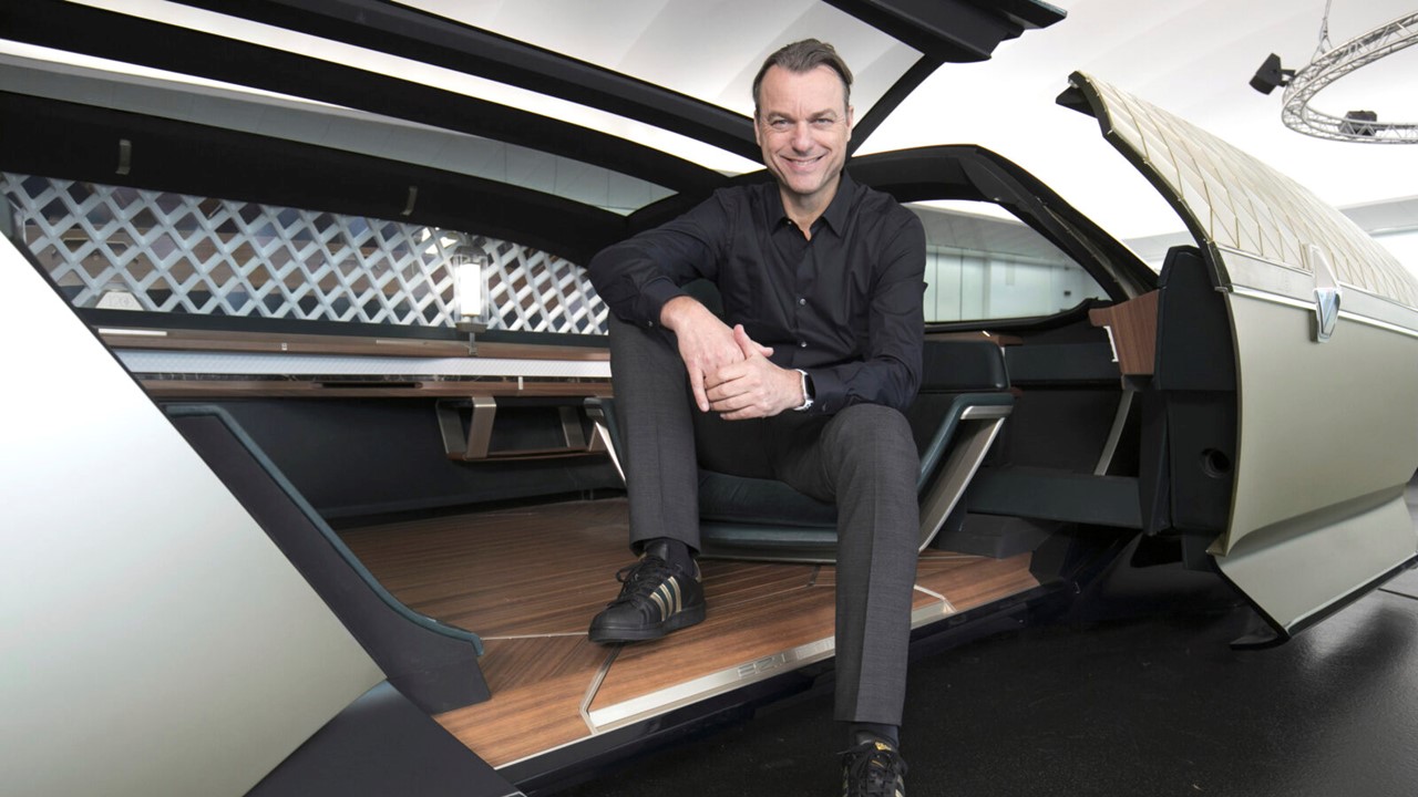 Topdesigner Laurens van den Acker op DDW: 'Een nieuwe, duurzame kijk op de auto'
