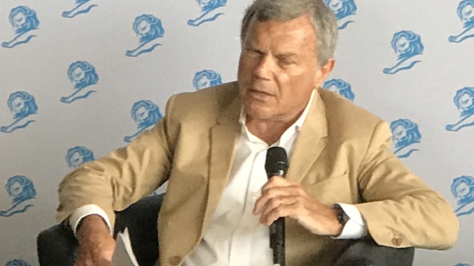 Martin Sorrell treedt terug