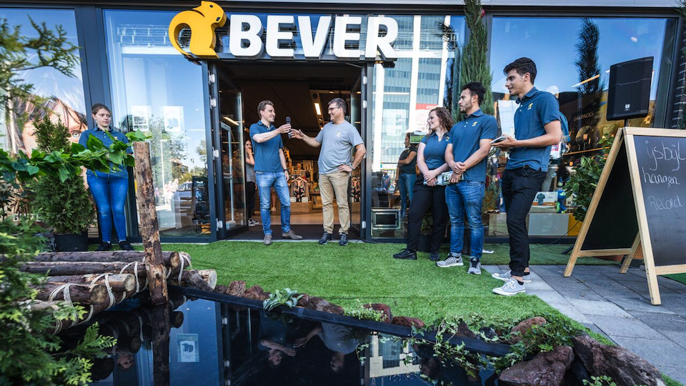 Bever opent mega-omnichannel-winkel in Rotterdam