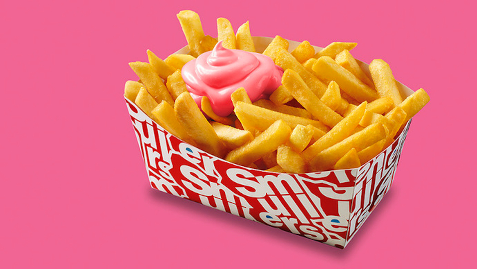 Smullers introduceert roze fritessaus vanwege Pride