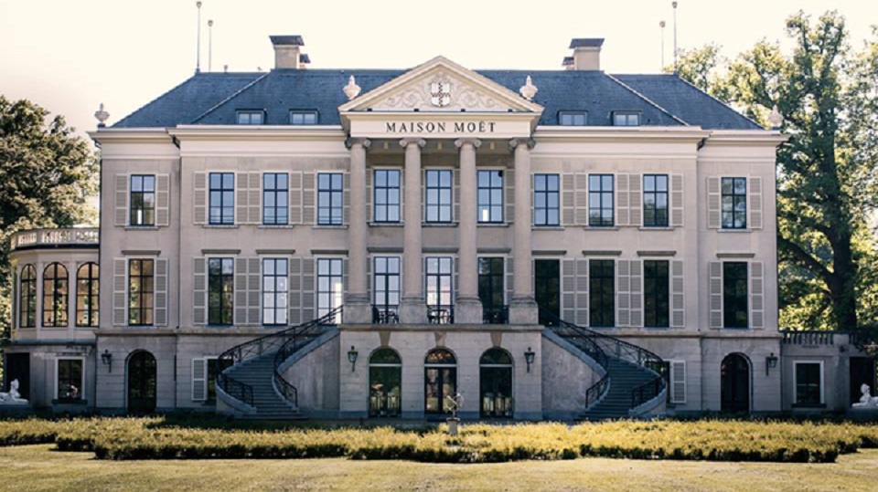 Champagnehuis Moët & Chandon opent pop-up hotel