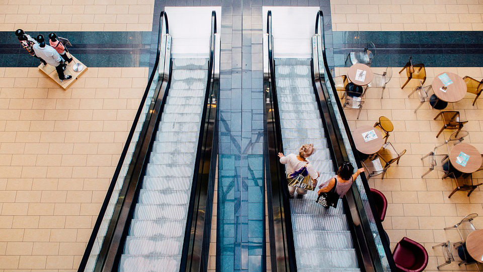 Winkelcentrum loopt vol met werkplekken