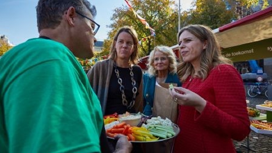 Grootste groentekraam in Den Haag met groenten van Albert Heijn