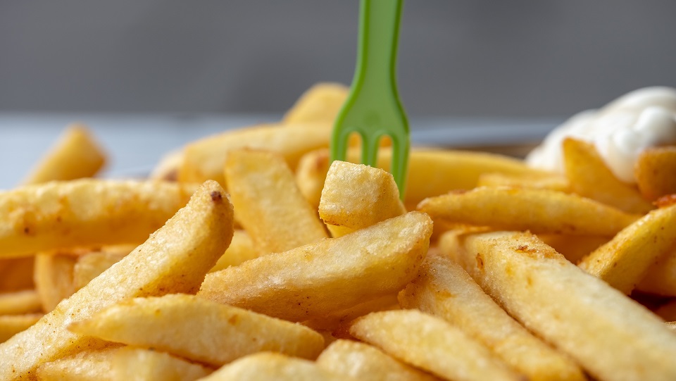 Verse FrietHoes-friet in  Marqt schap