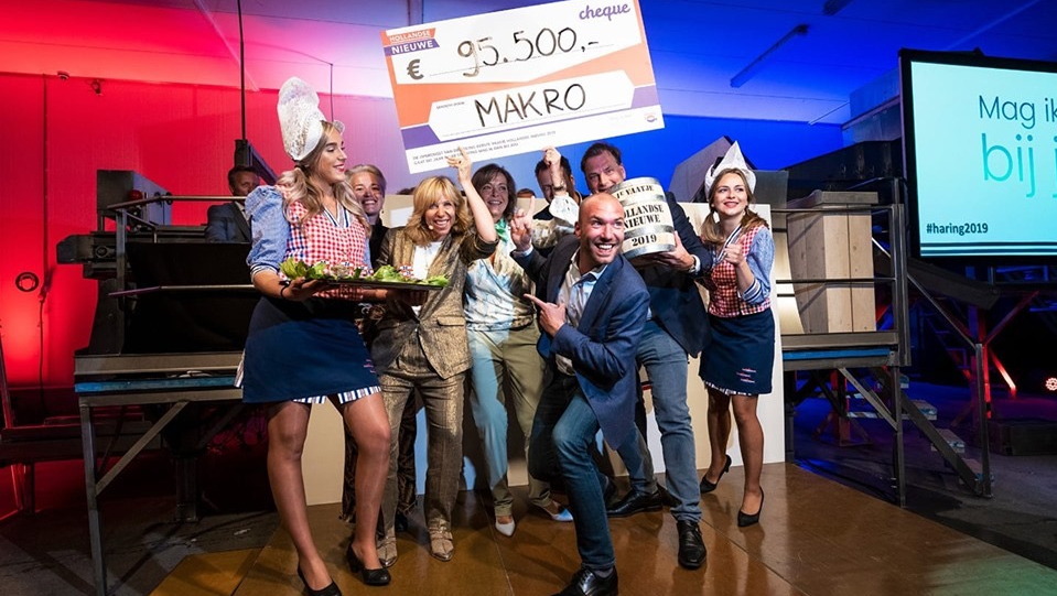 Eerste vaatje haring geveild voor 95.500 euro