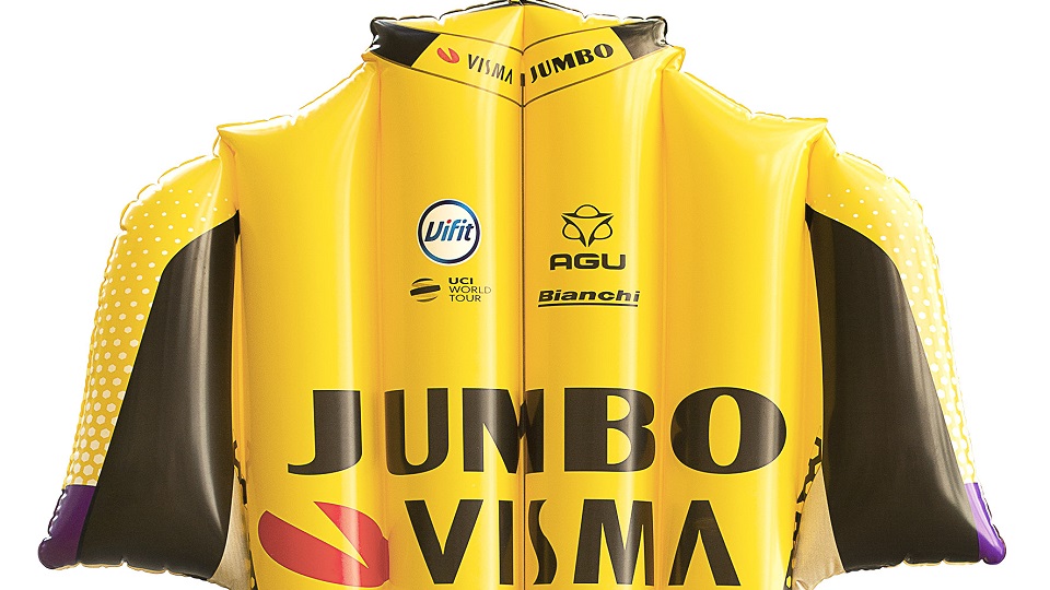 Jumbo moedigt wielrenners aan met racefiets-luchtbed