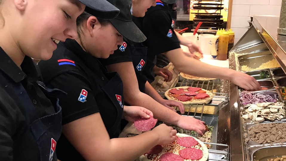 Na de oliebollen bestelt Nederland een pizza 