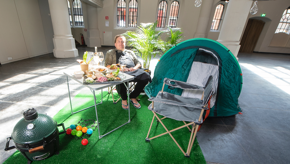 Meesterchef Chris Naylor opent BBQ-staycationrestaurant