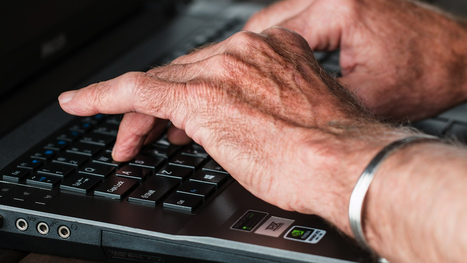 [onderzoek] 'Ouderen doen moeiteloos hun boodschappen via internet'