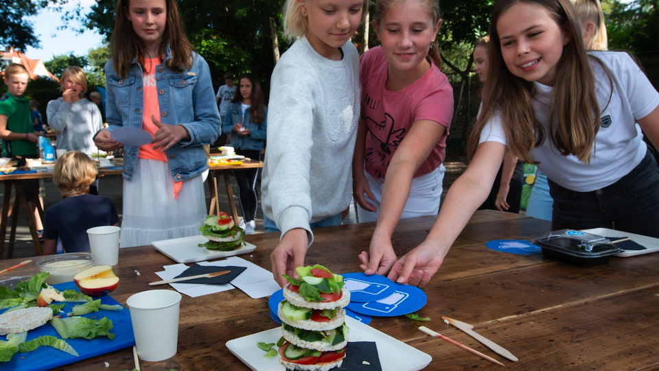 school voormalig Tablet AH lanceert actie om kinderen om gezonder te eten | MarketingTribune Food  en Retail