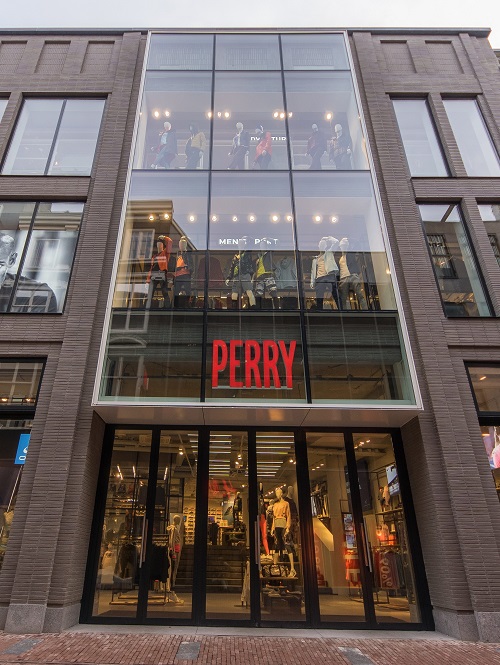 Lyrisch Laptop donker Perry Sport verlaat na ruim 155 jaar de Kalverstraat | MarketingTribune  Food en Retail