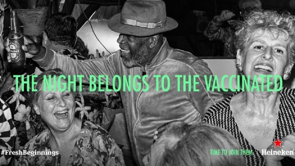 Heineken durft te kiezen met 'The night belongs to the vaccinated'