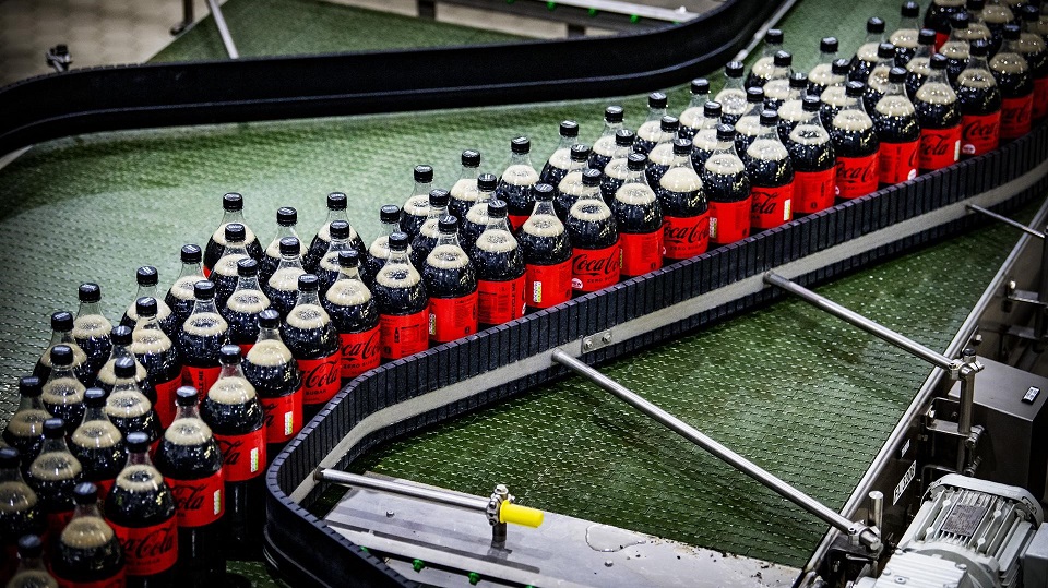 Coca-Cola in Nederland gebruikt geen nieuw plastic meer voor haar flessen