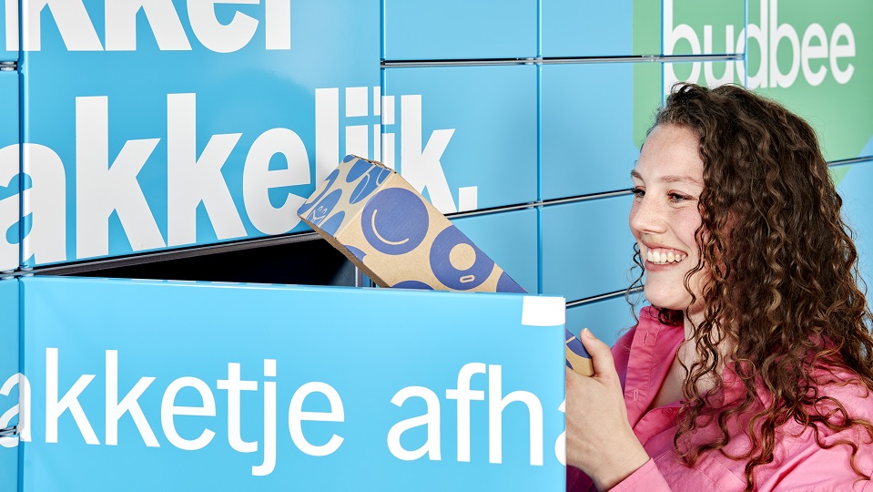 Albert Heijn, Bol.com en Budbee introduceren pakketkluizen